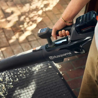 Husqvarna Aspire B8X-P4A Battery Leaf Blower
