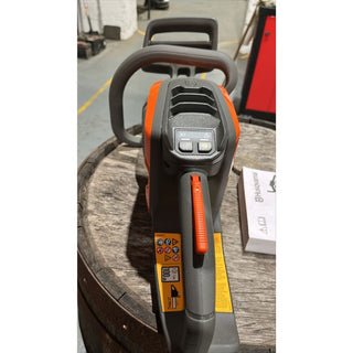 Husqvarna 225i 12" Battery Chainsaw (Grade A)