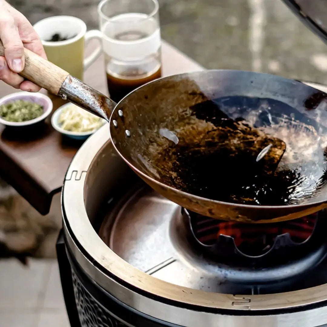Monolith Kamado Grill Wok Pan heating oil
