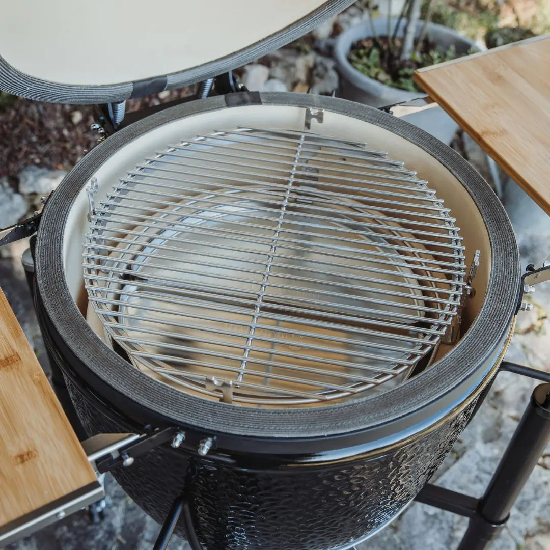 Monolith ONE 55cm Black ceramic kamado grill