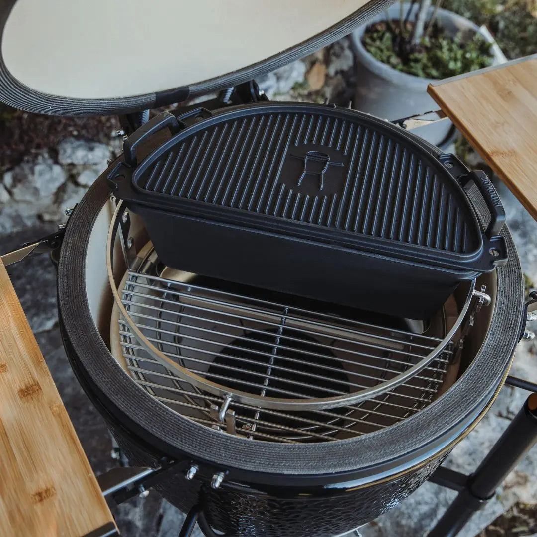 Monolith ONE 55cm Black ceramic kamado grill