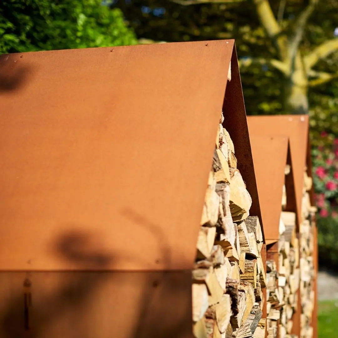 RB73 Bruges 3 House CorTen Steel Wood Storage close up